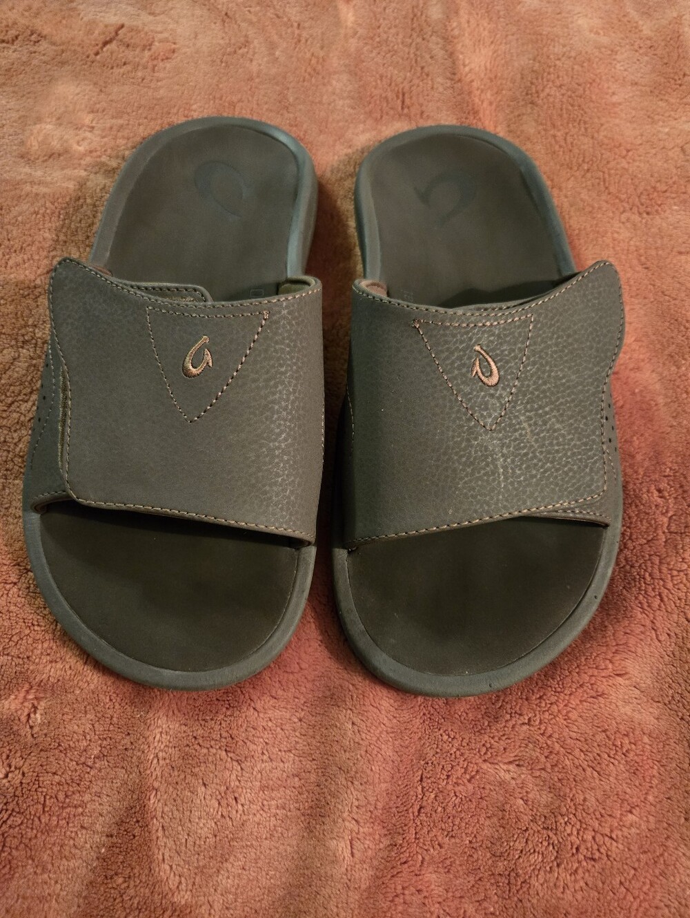 OLUKAI Navu Mens Slide Sandal in Dk. Java color (brown) Sz. 10 NWOT